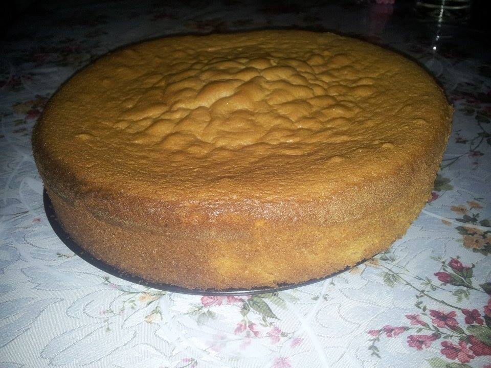 Tort Fluture cu crema de sampanie si fructe de padure