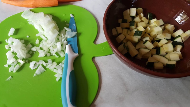 Tocana de naut cu zucchini si carne de porc la slow cooker Crock-Pot