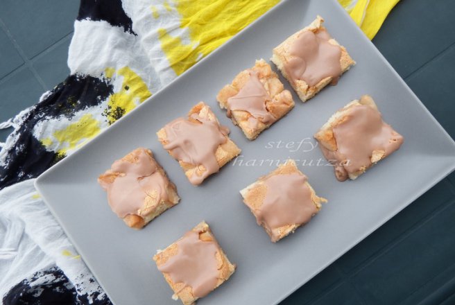 Prajitura cu pere si glazura fondant