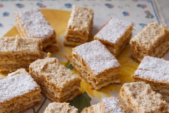 Mezes cu crema de nuca