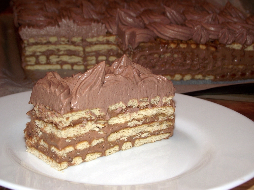 Desert tort de biscuiti cu crema de mascarpone si finetti