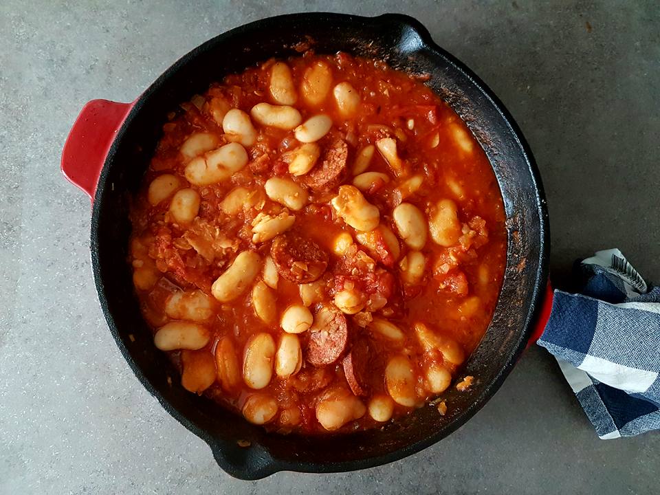 Tocanita de fasole cu chorizo