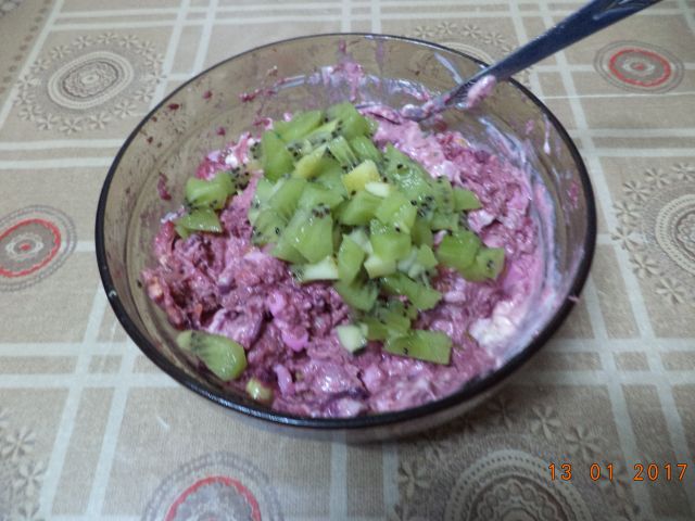 Salata de peste, arahide si kiwi a la Diana