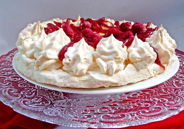 Pavlova cu crema de lamaie