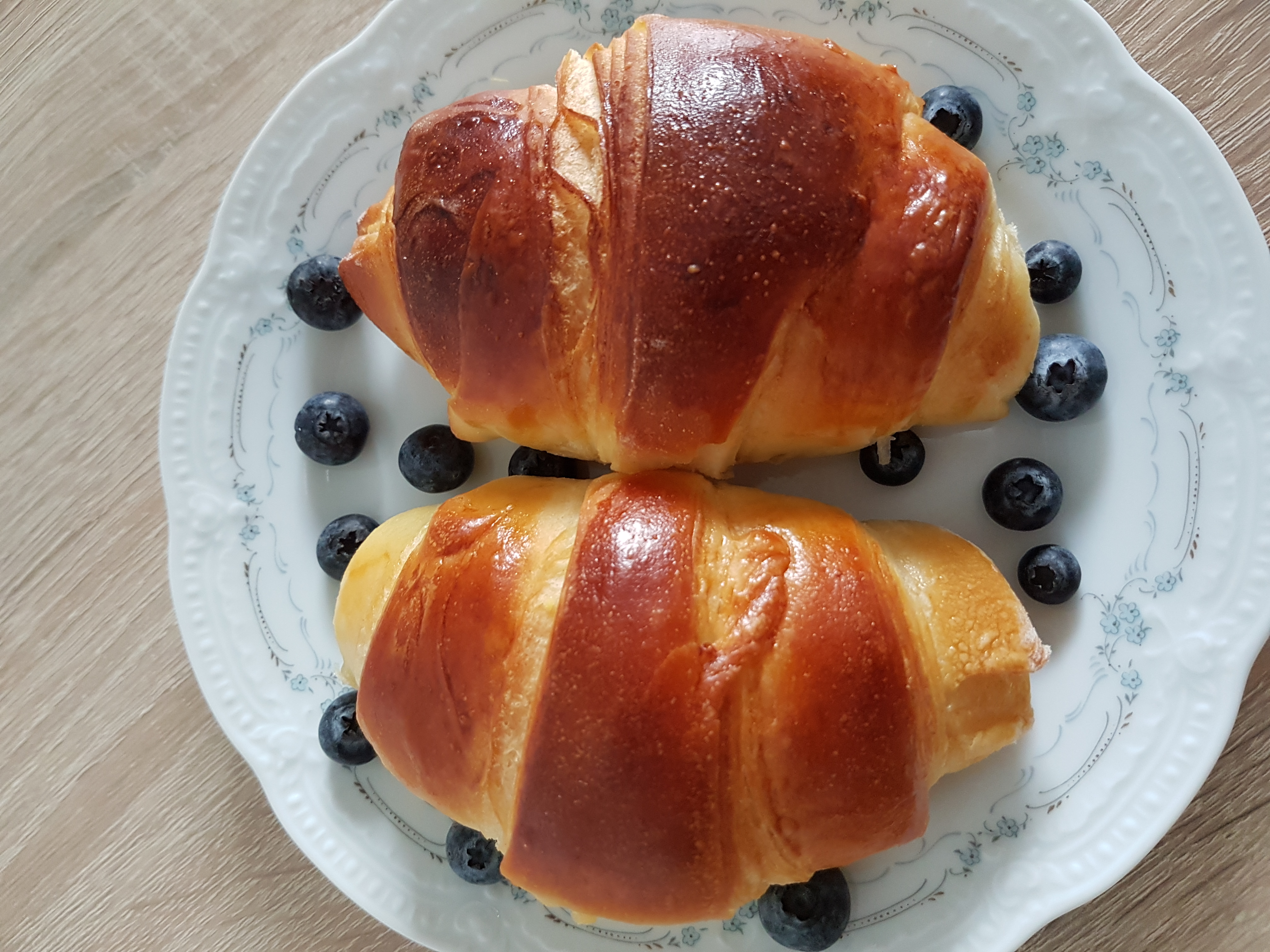 Desert croissante pufoase