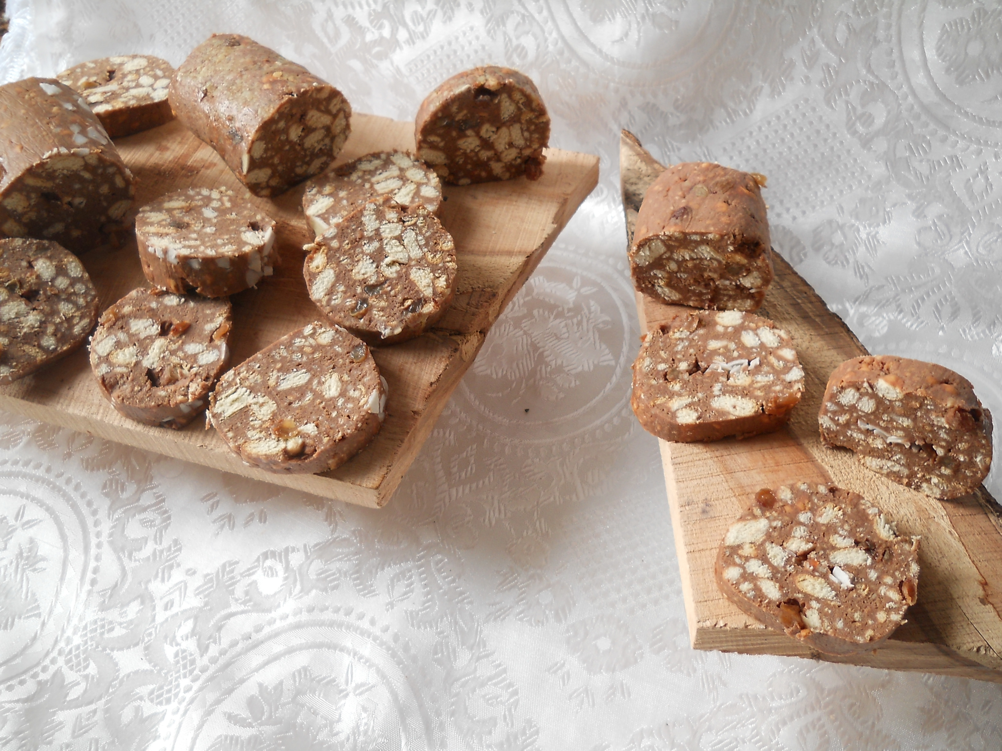 Salam de biscuiţi, reţetă cu dulce de leche