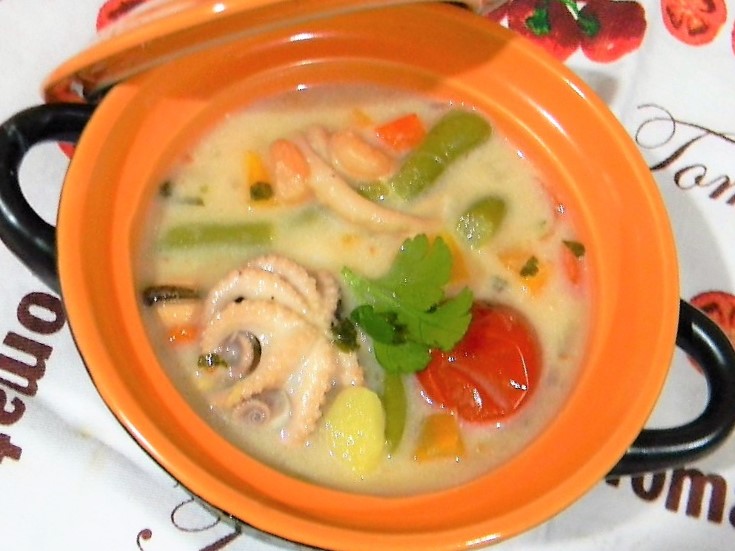 Supa cu fructe de mare