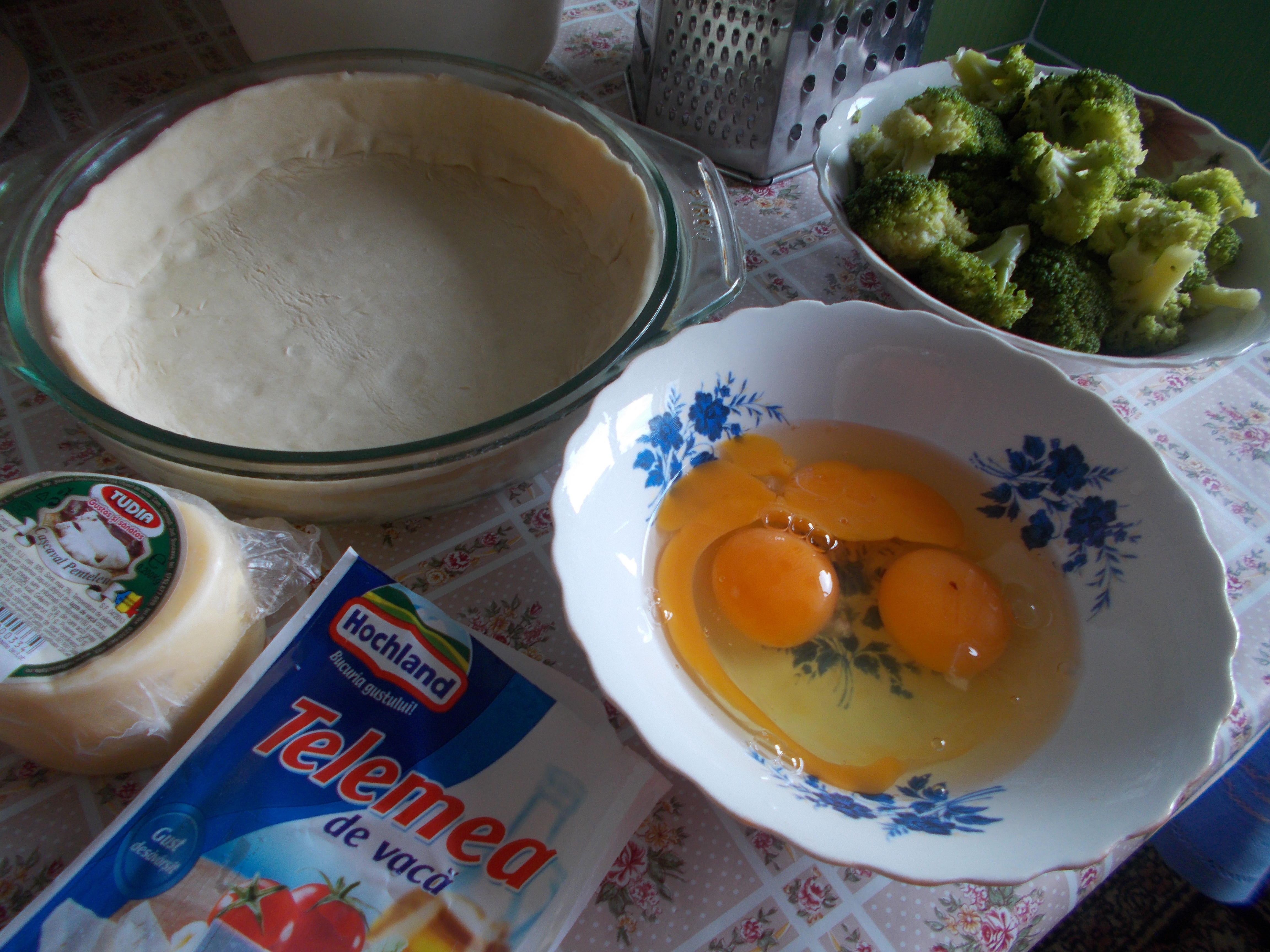 Foietaj cu broccoli si conopida