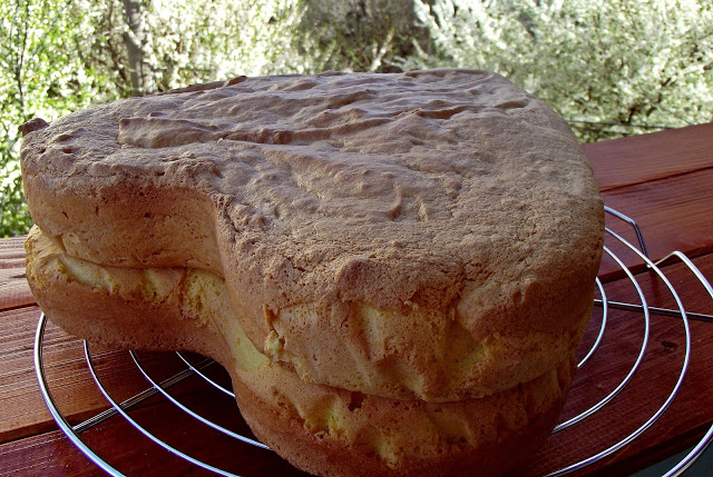 Desert tort cu crema de lamaie, capsuni si jeleu din vin sau 7 ani de bucatareala ori hlizeala pe Bucataras.ro