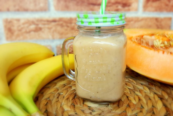 Smoothie cu banane si pepene galben