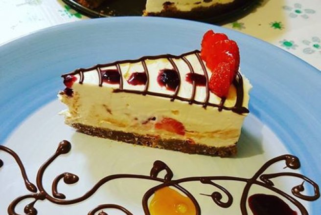 Desert cheesecake cu vanilie si capsuni, fara coacere