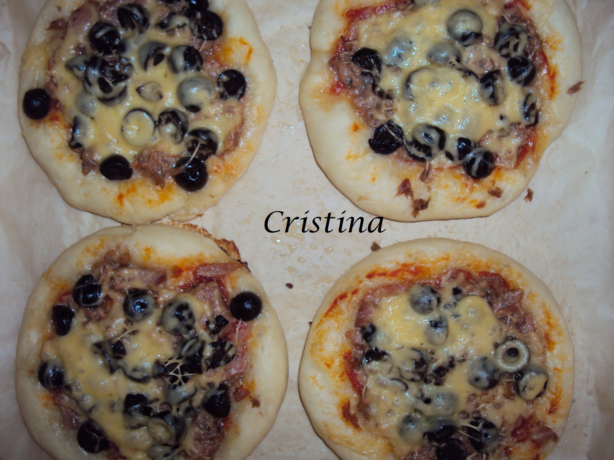 Mini- pizza cu ton