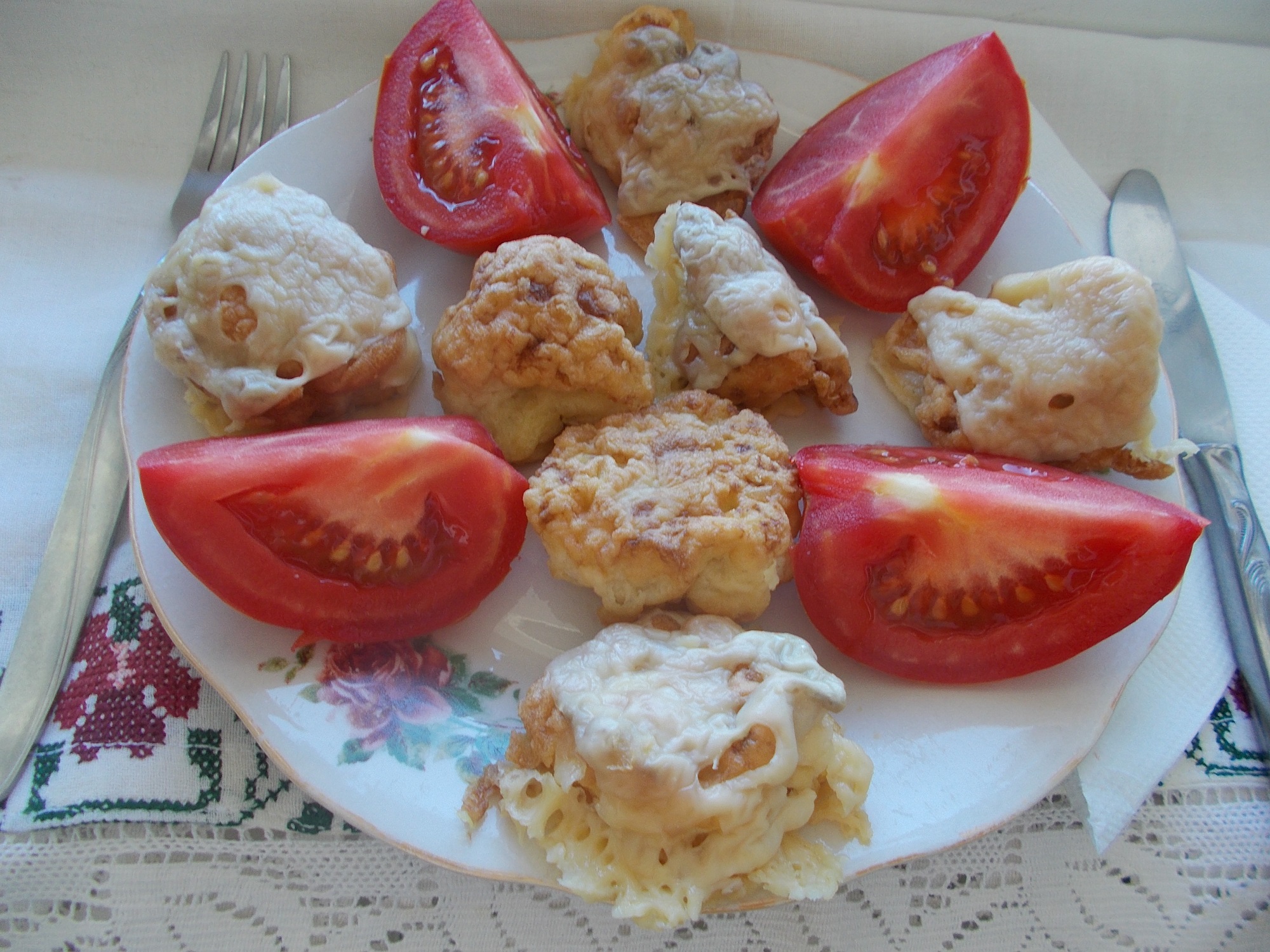 Conopida pane, invelita in cascaval