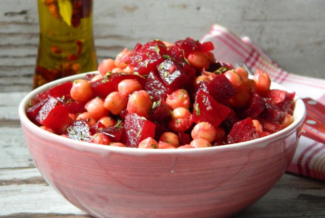 Salata de naut cu sfecla coapta