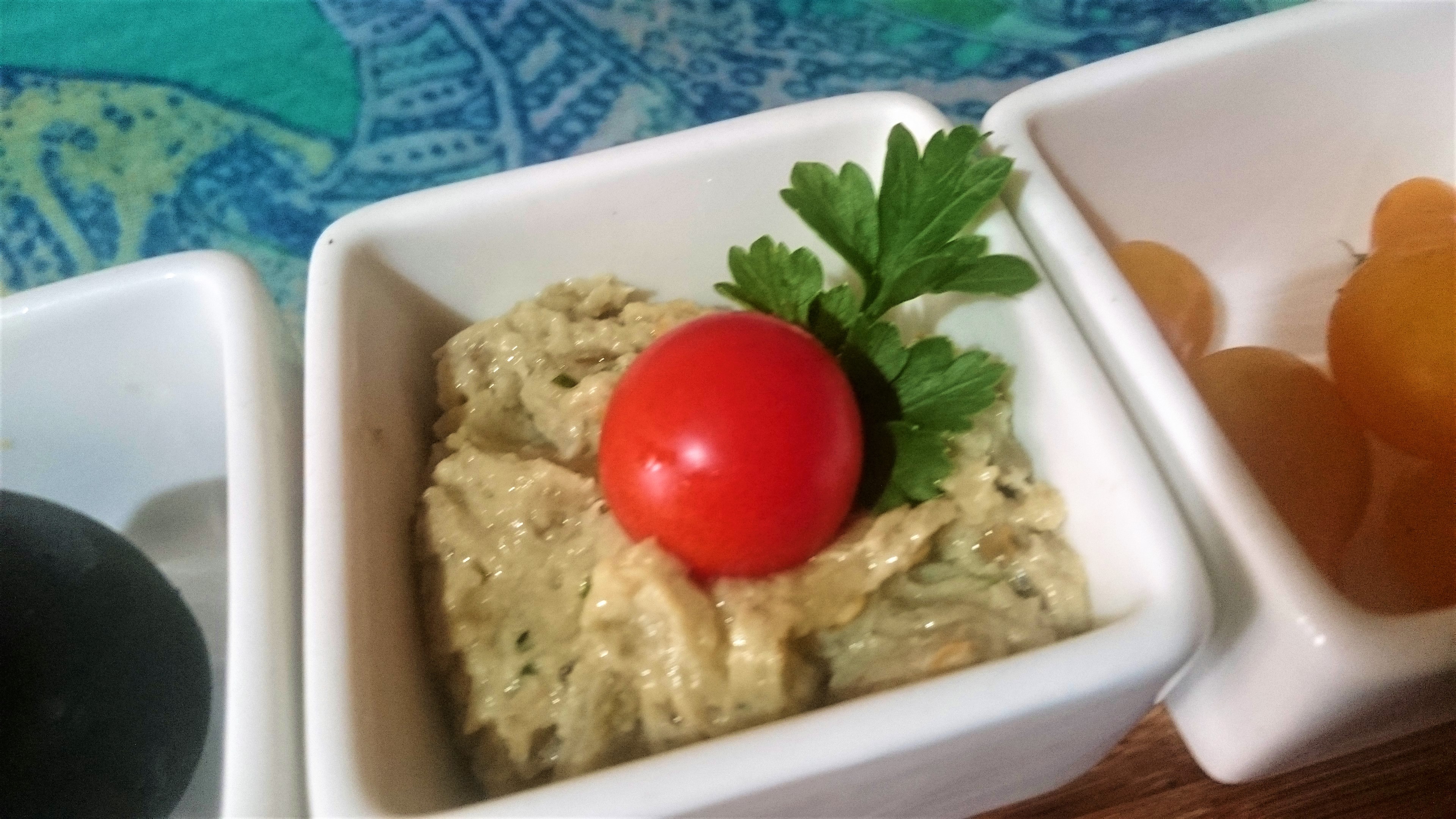 Salata de vinete cu iaurt si patrunjel verde