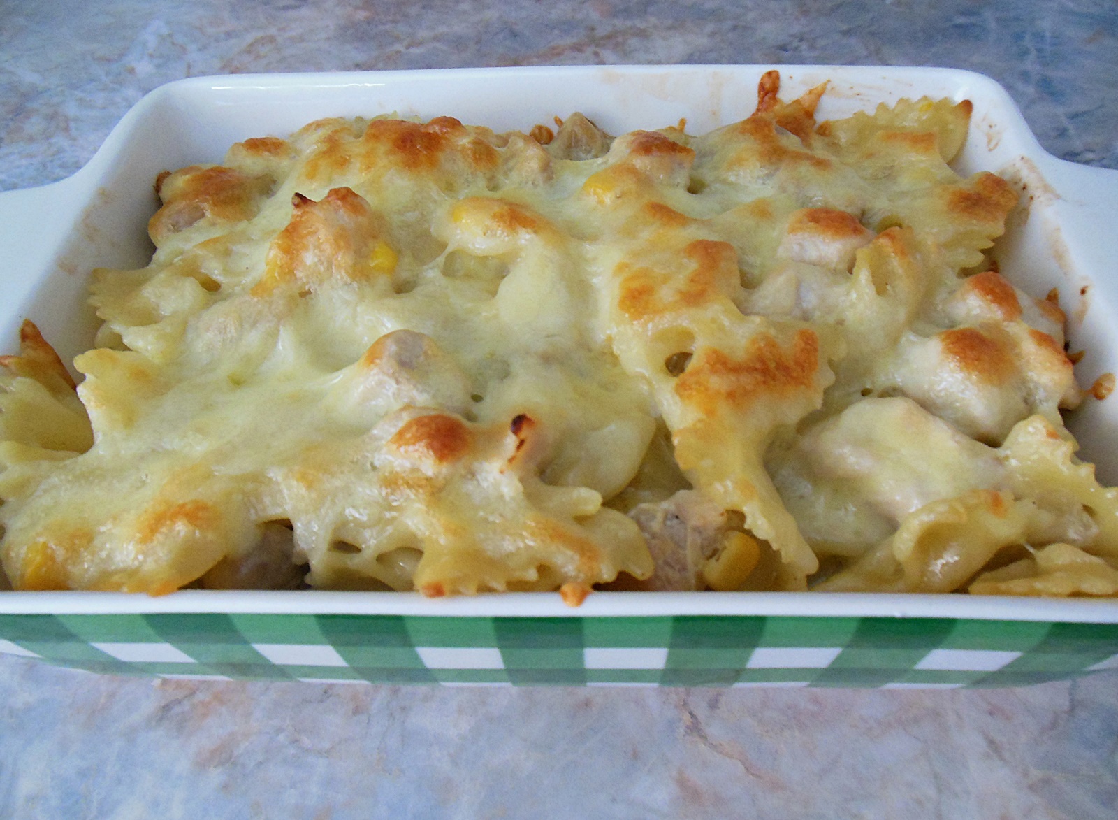 Farfalle cu pui si ciuperci, gratinate