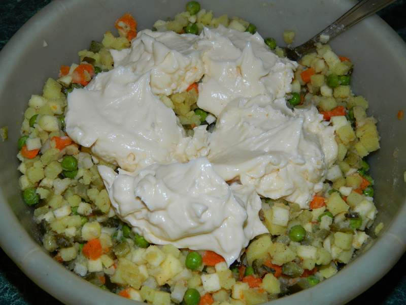 Salata de legume cu maioneza