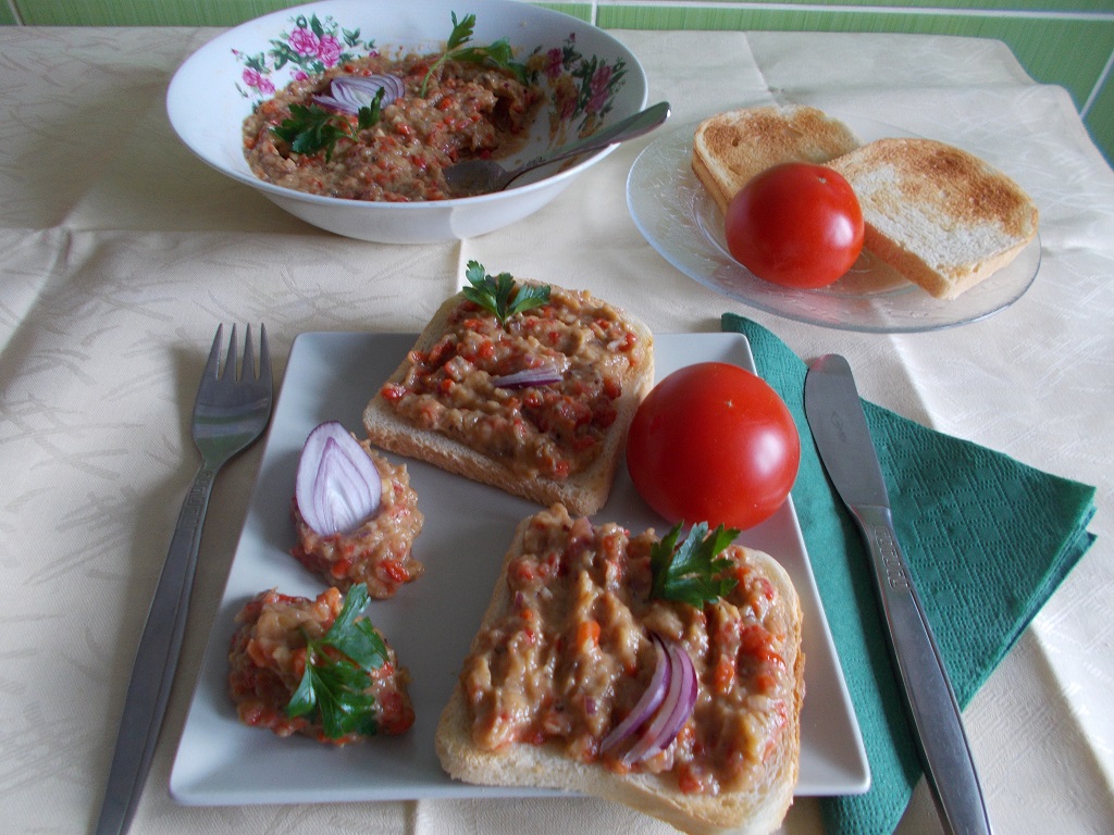 Salata de vinete si ardei capia