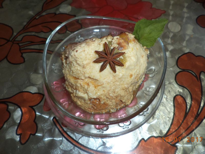 Desert crema de zahar ars cu piersici si kiwi