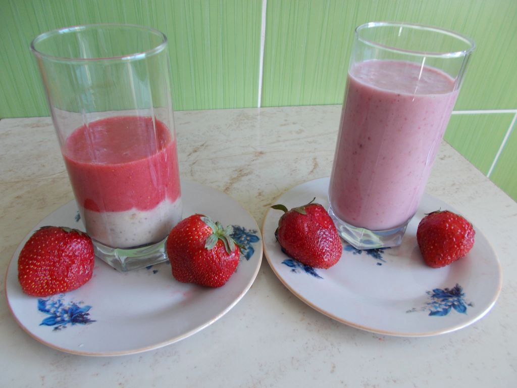 Smoothie & Milkshake de banane si capsuni