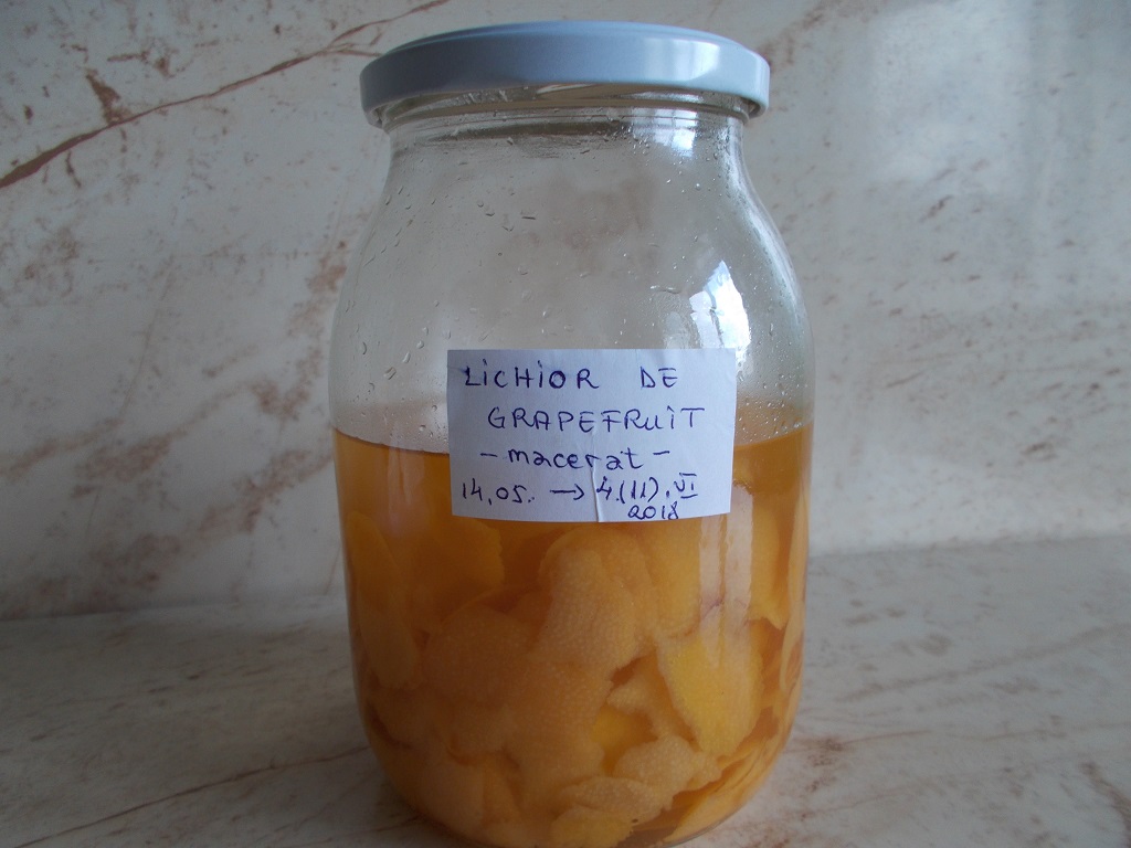 Lichior de grepfrut (grape-fruit)