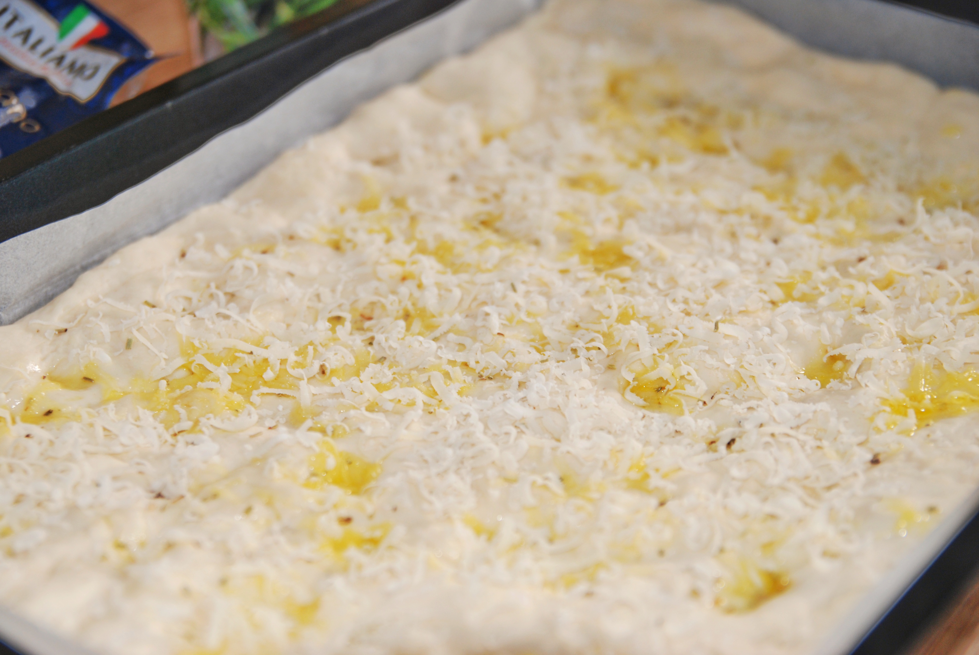 Foccacia cu rozmarin si parmezan