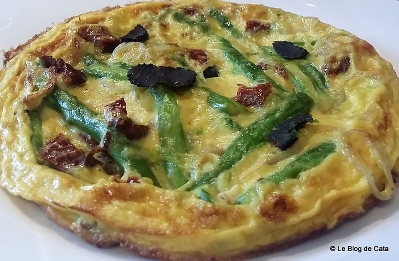 Aperitiv fritata/ Omleta cu asparagus si trufa neagra