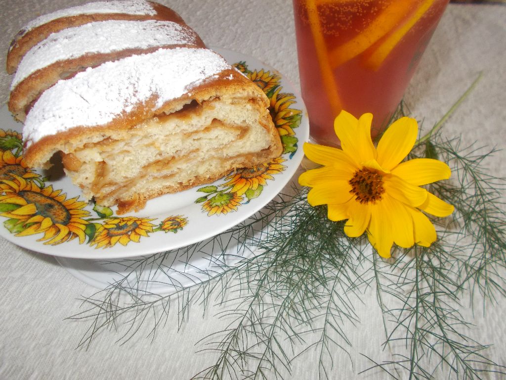 Desert strudel de post cu mere de vara