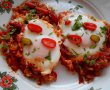 Aperitiv Shakshouka (Ochiuri in sos condimentat de rosii)-0