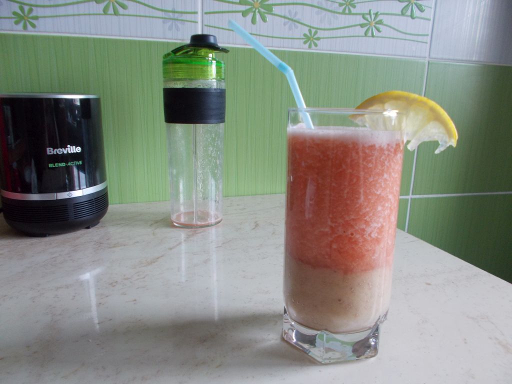 Smoothie de banana si grapefruit