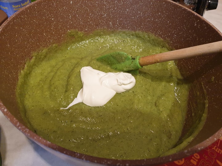 Supa crema de broccoli si ceapa