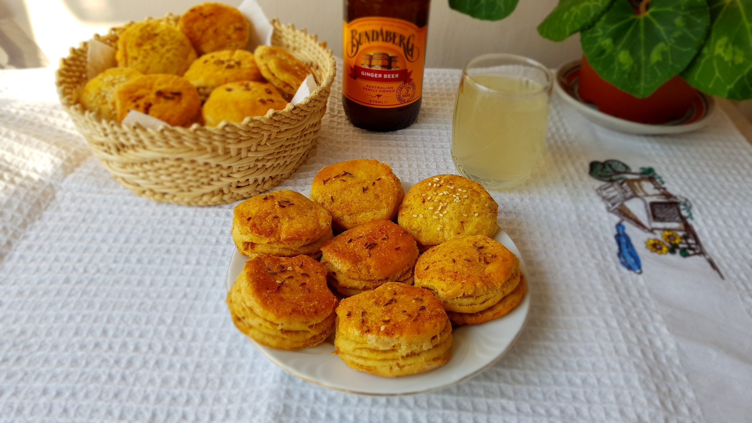 Aperitiv pogaci cu jumeri