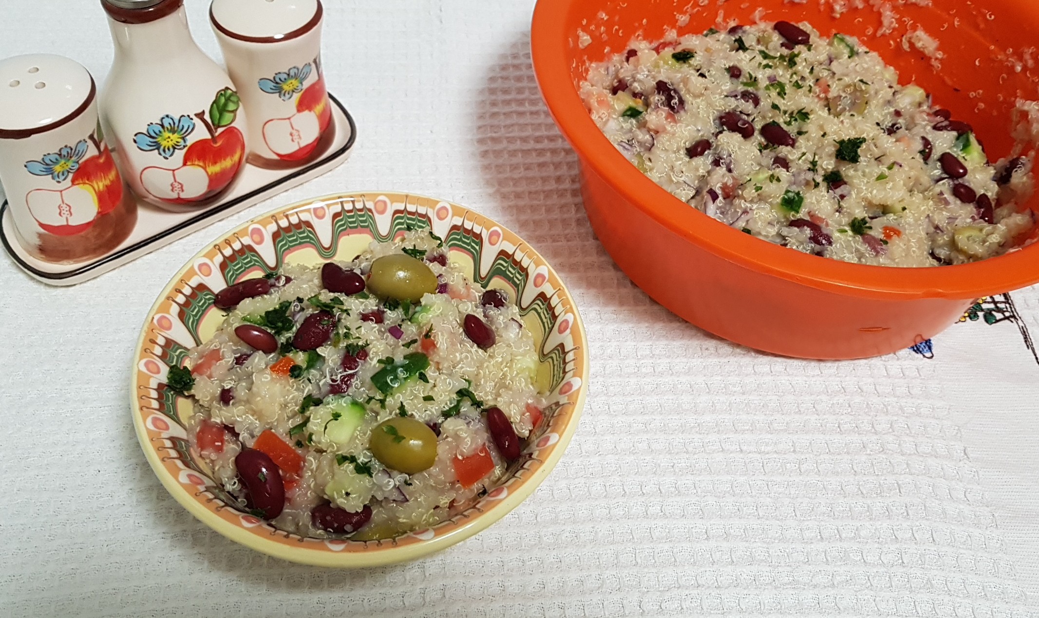 Salata cu legume si quinoa