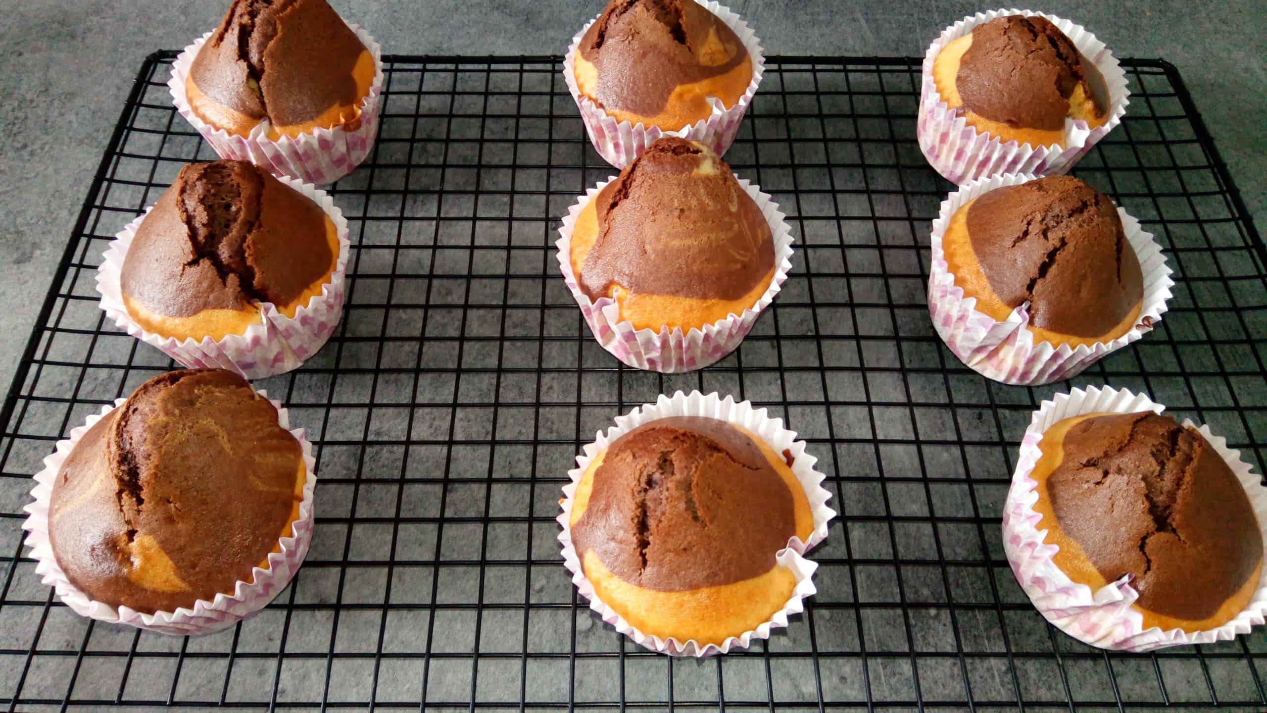 Desert muffins de post cu aroma de vanilie si cacao