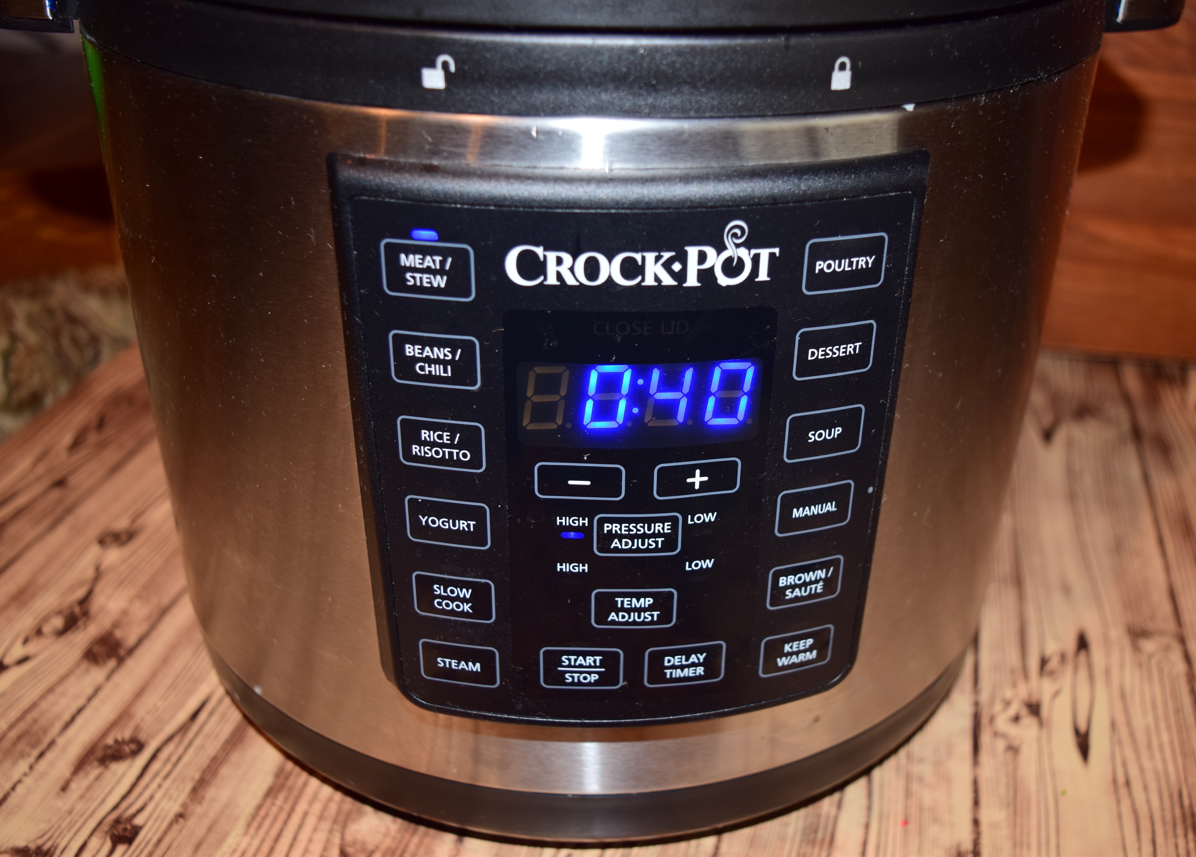 Stufat de iepure la Multicooker Crock-Pot Express cu gatire sub presiune