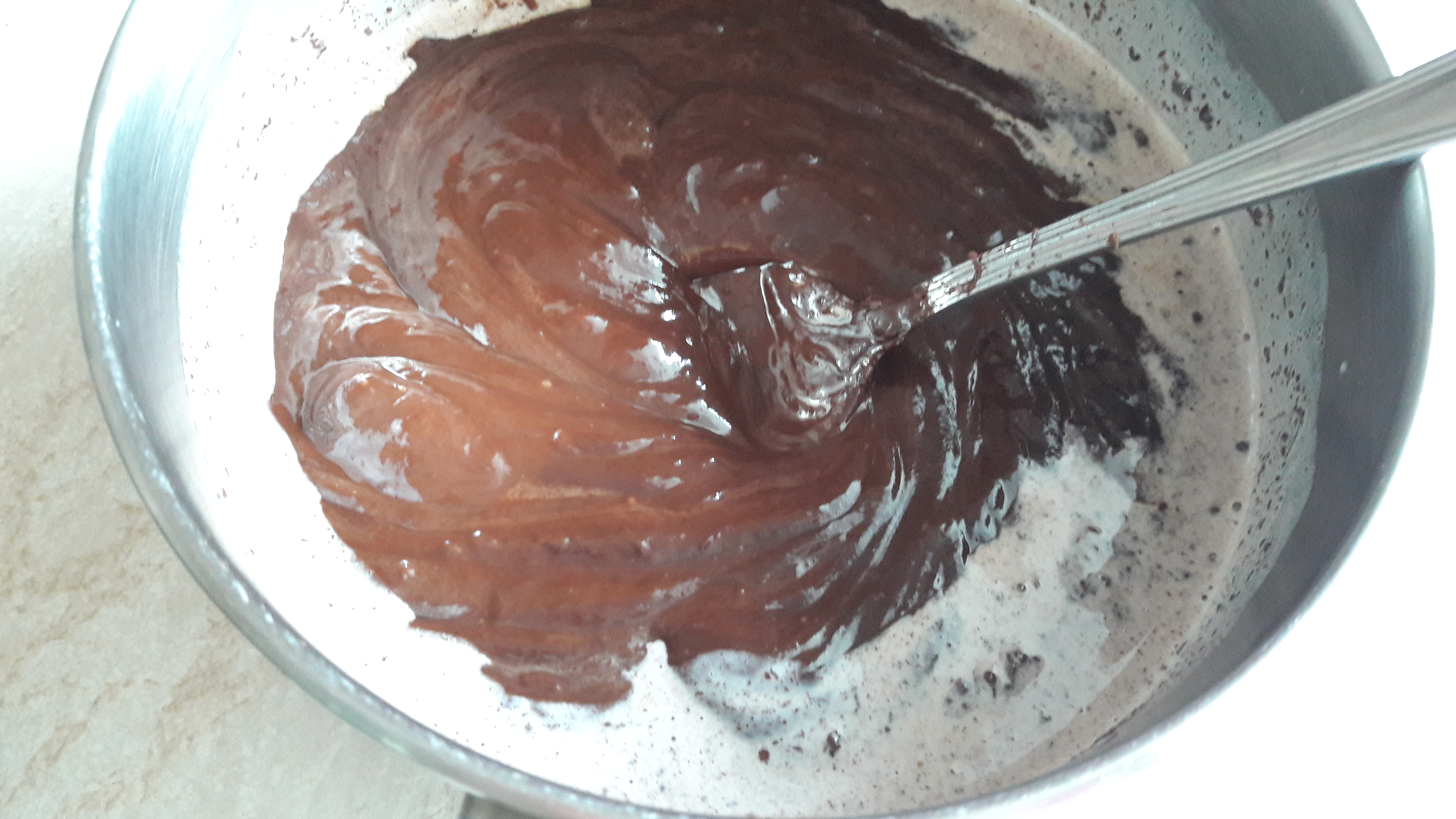 Prajitura cu crema de ciocolata si zmeura