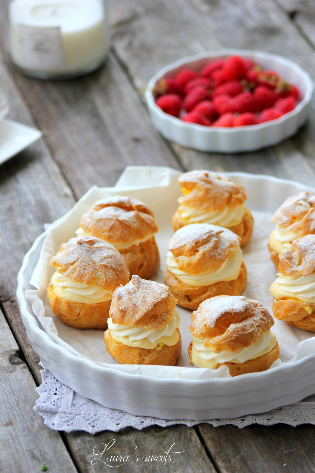 Desert choux a la creme cu zmeura