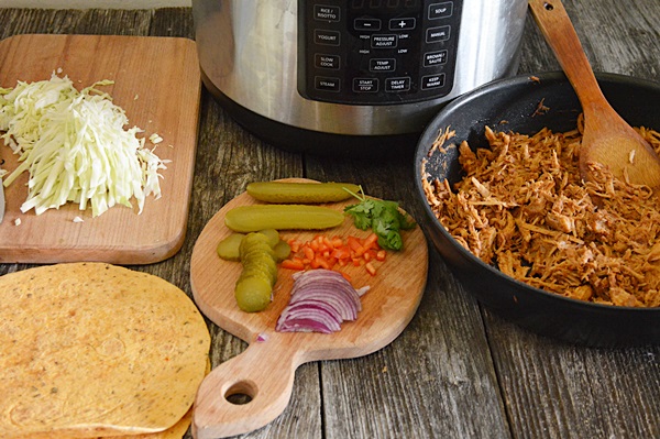 Pulled pork la Multicooker Crock Pot Express cu gatire sub presiune