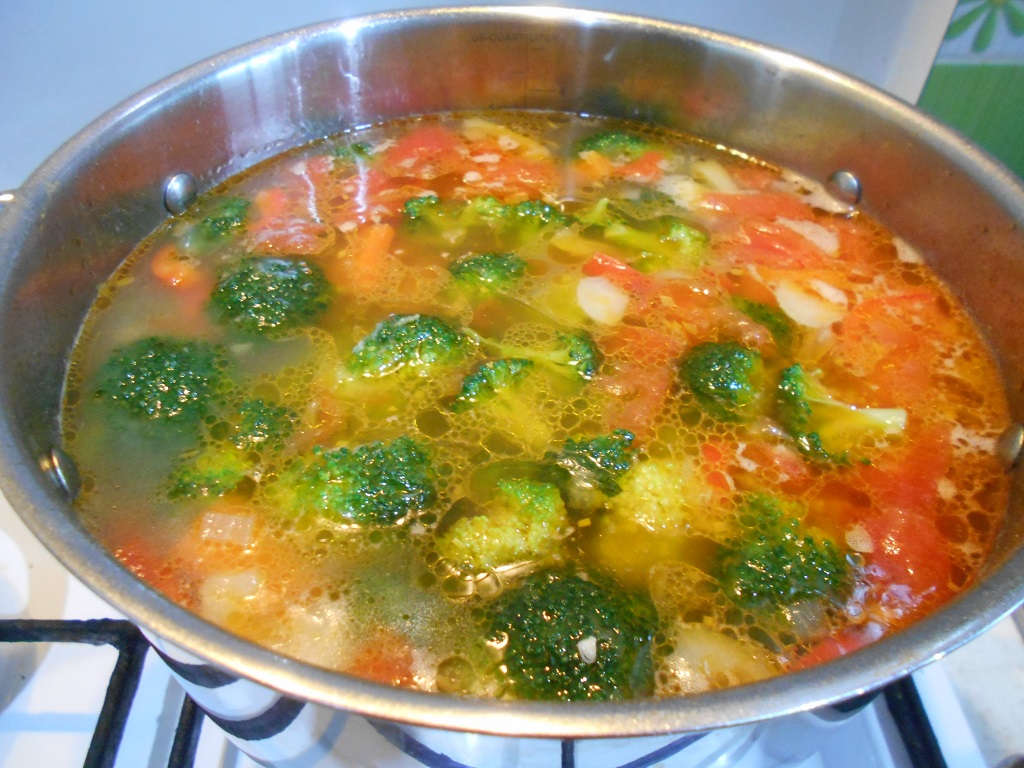 Ciorba de legume, cu broccoli