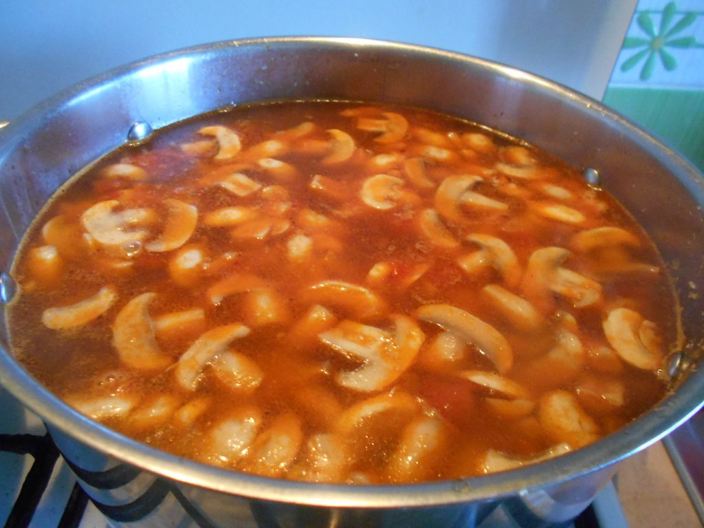 Supa de rosii, cu ciuperci si orez (de post)