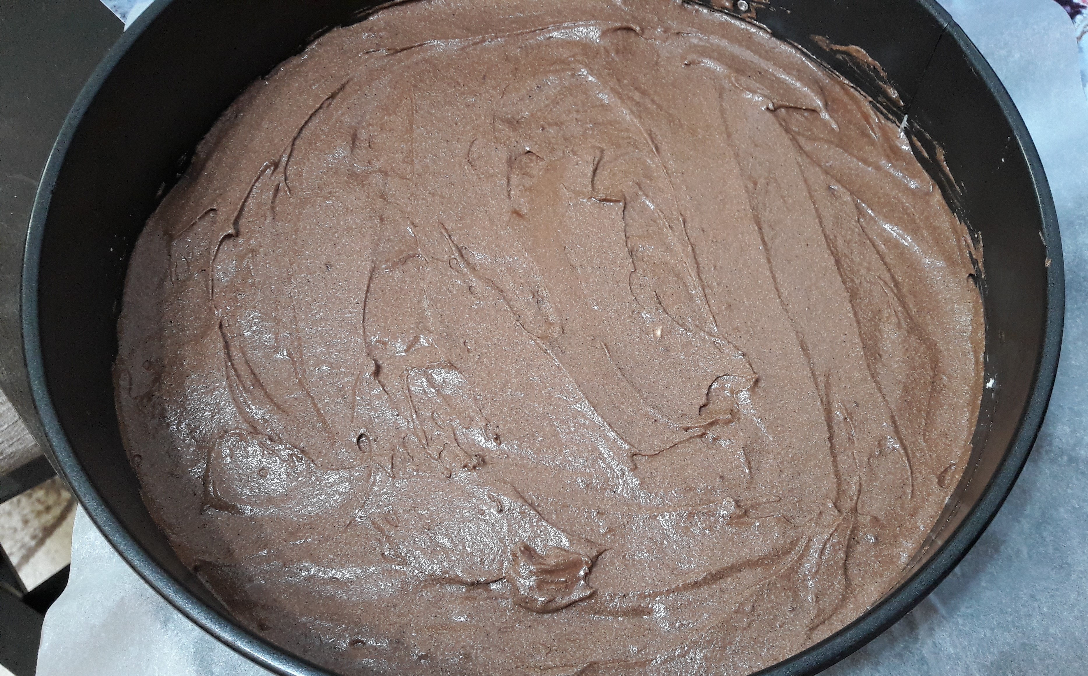 Desert tort cu ciocolata, zmeura si jeleu de piersici (Elsa si Ana)