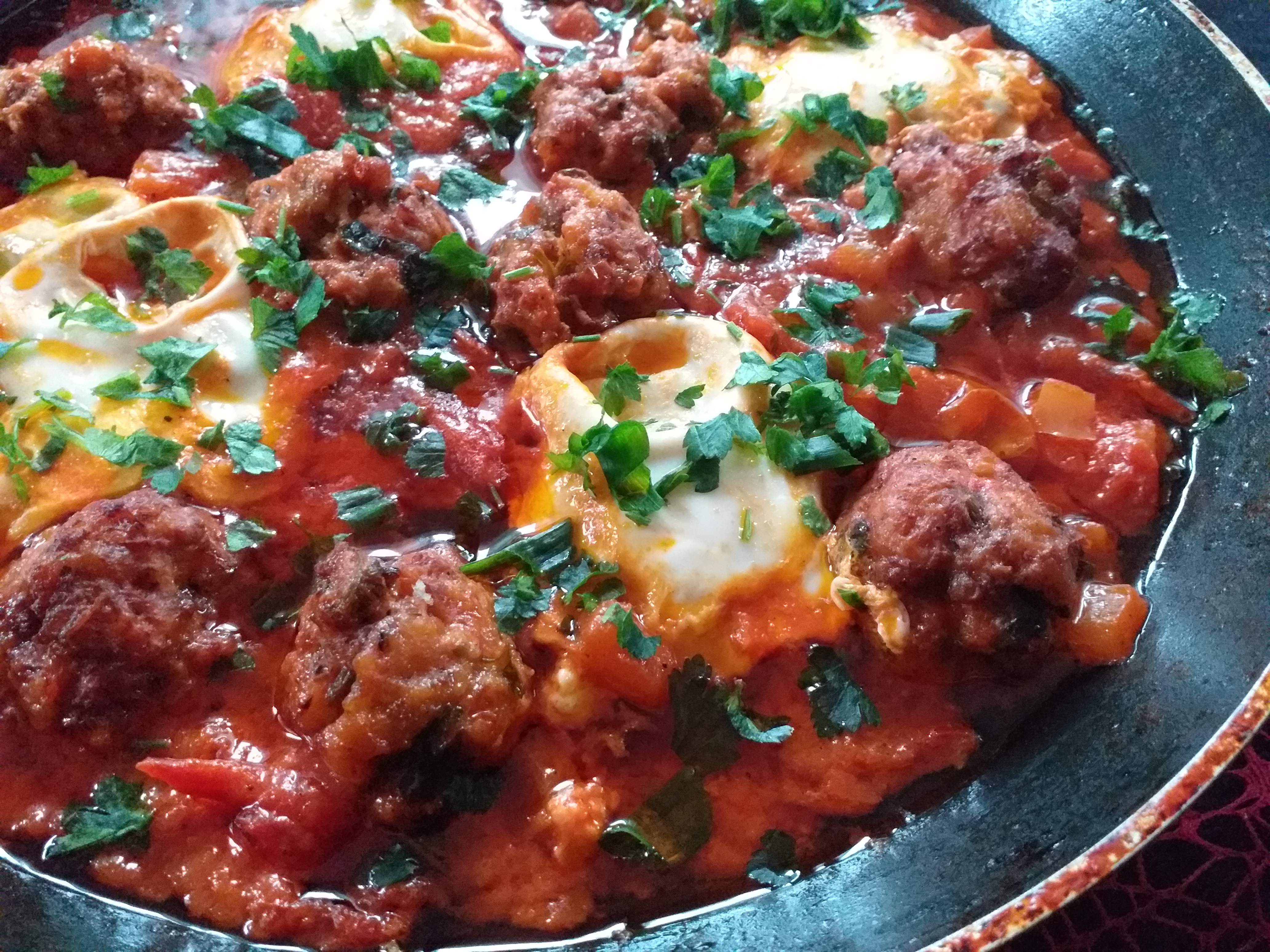 Shakshuka cu chiftele