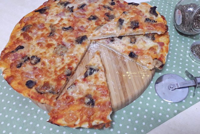 Pizza cu branzeturi, ciuperci si mușchi file