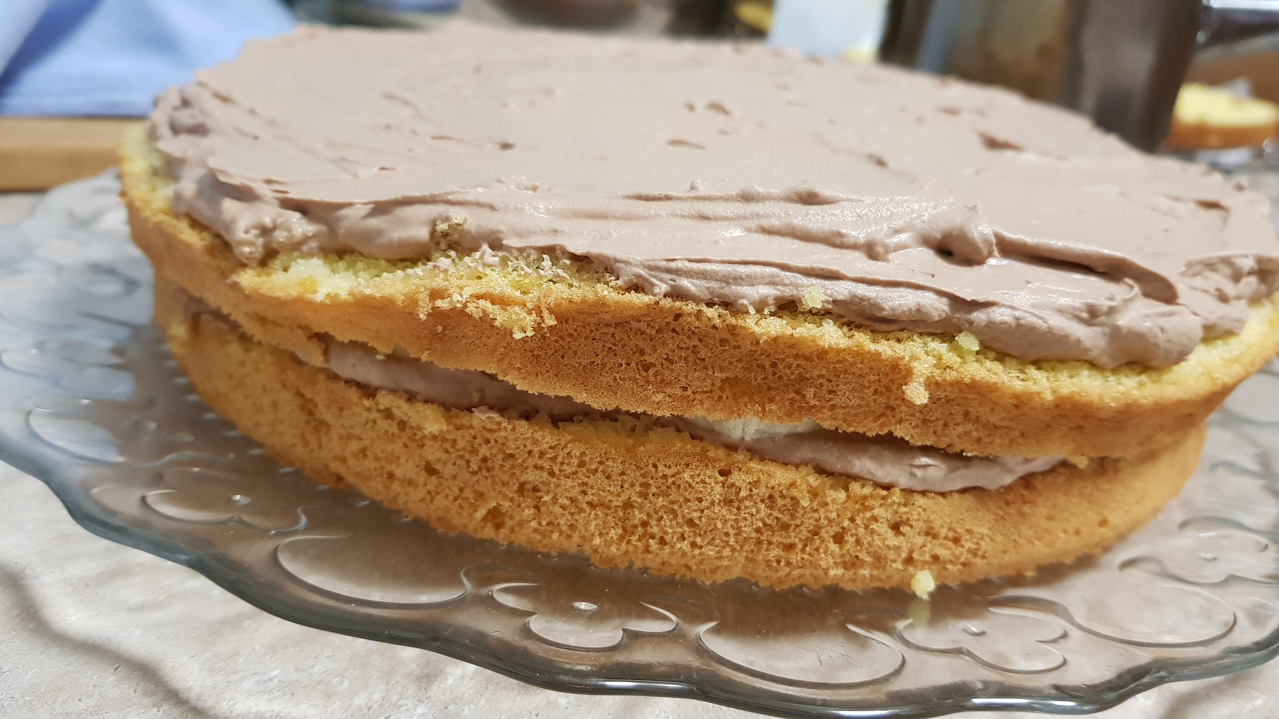 Desert tort cu crema de ciocolata, banane si zmeura