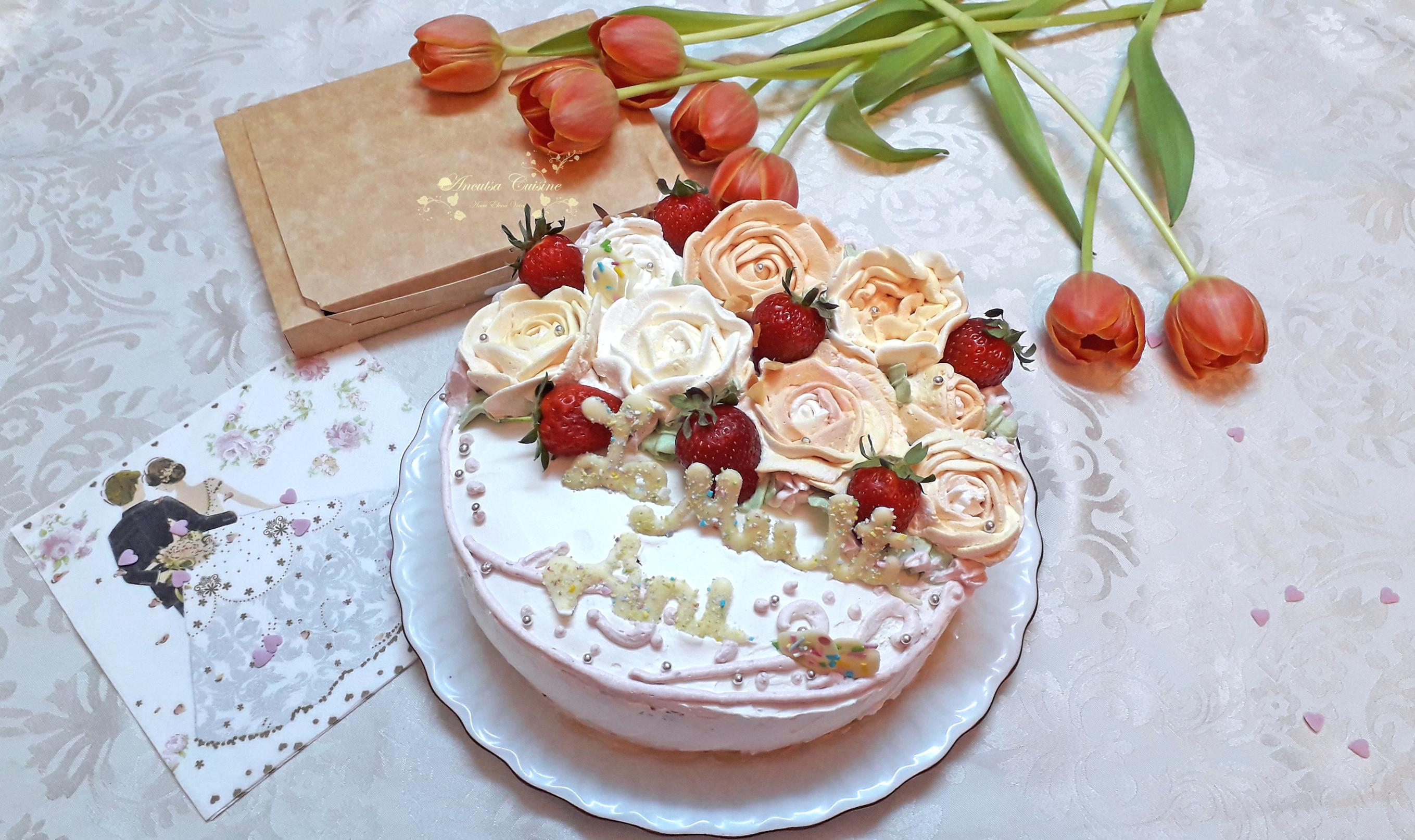 Desert tort cu trandafiri si capsuni