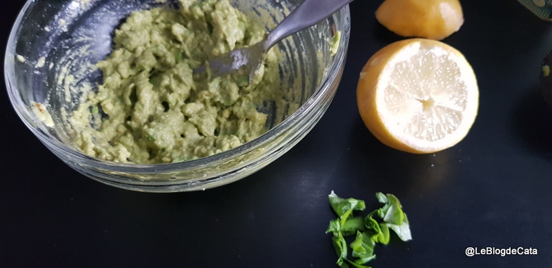 Guacamole rapid si parfumat