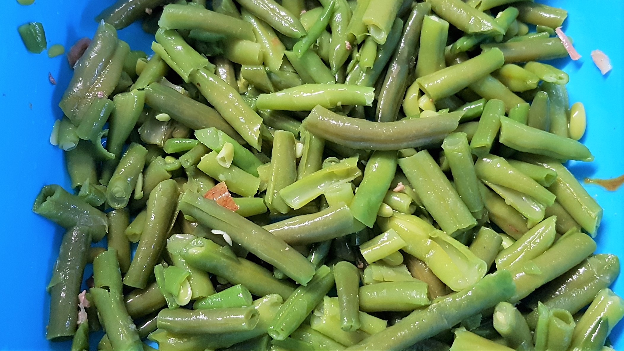 Salata Floare, cu fasole verde, porumb si carne de vitel