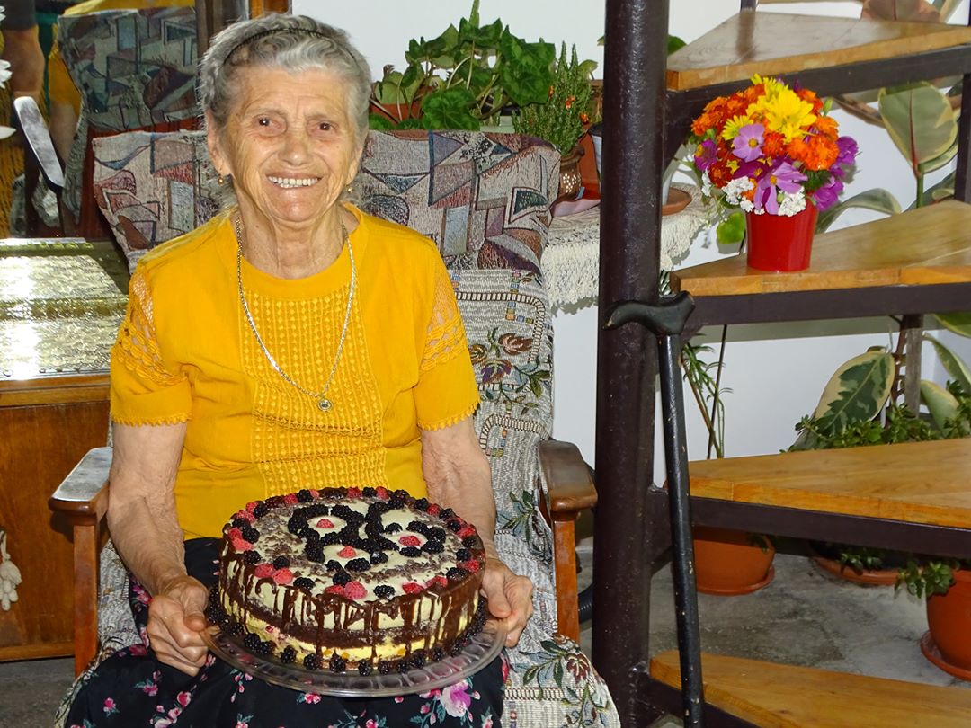 Desert tort Lucia (86 de ani)
