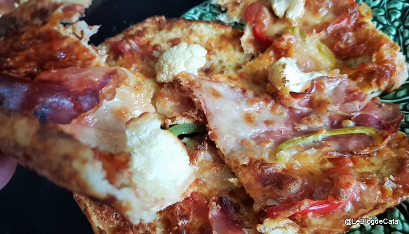 Blat de pizza din conopida si mozzarella (fara gluten, low carb)