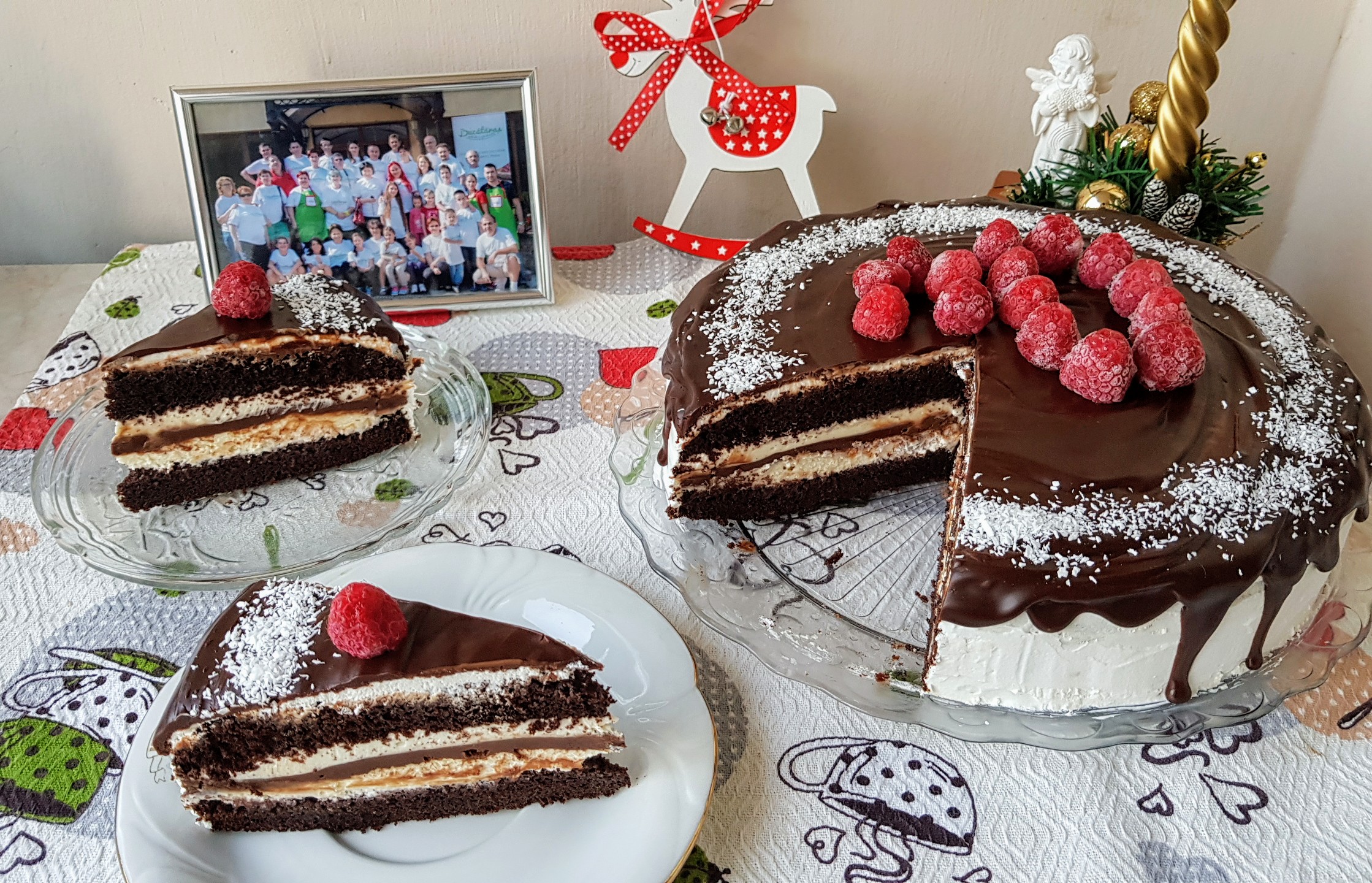 Desert tort de ciocolata cu crema de mascarpone